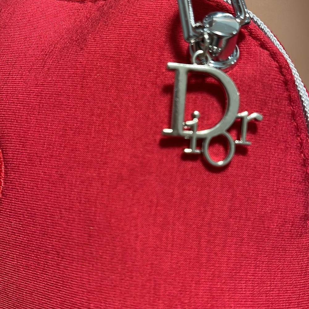 Dior red cosmetics pouch to shoulder bag - Picture 5 of 14